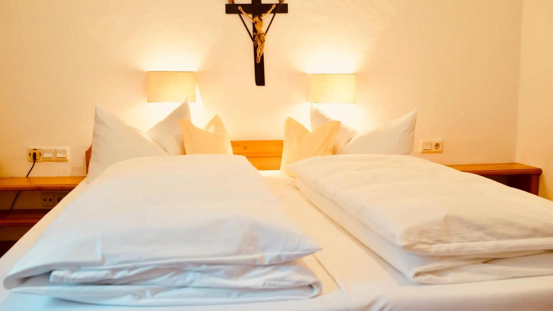 Pilgerhaus Bergen Otel Neuburg an Der Donau 0*,  Almanya
