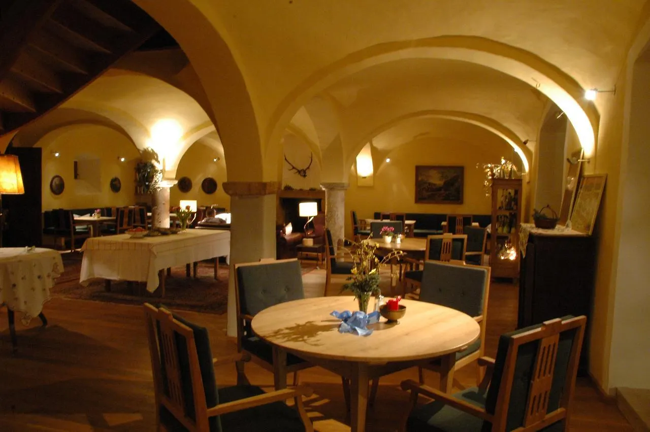 Han/Misafirhane Pilgerhaus Bergen Otel Neuburg an Der Donau Almanya